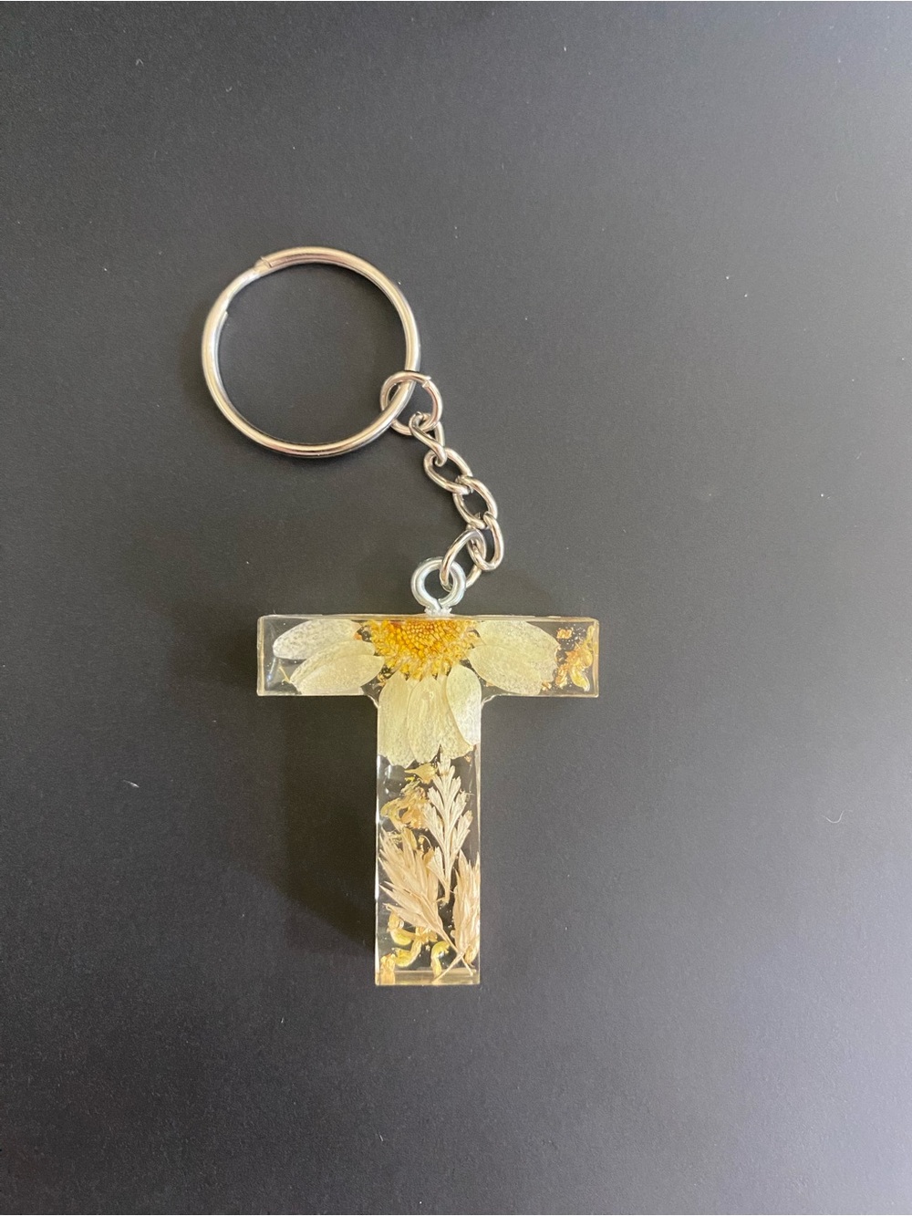 Resin Letter ‘T’ Keychain/Bag charm with Dried Daisy & Gold Flakes - Handmade